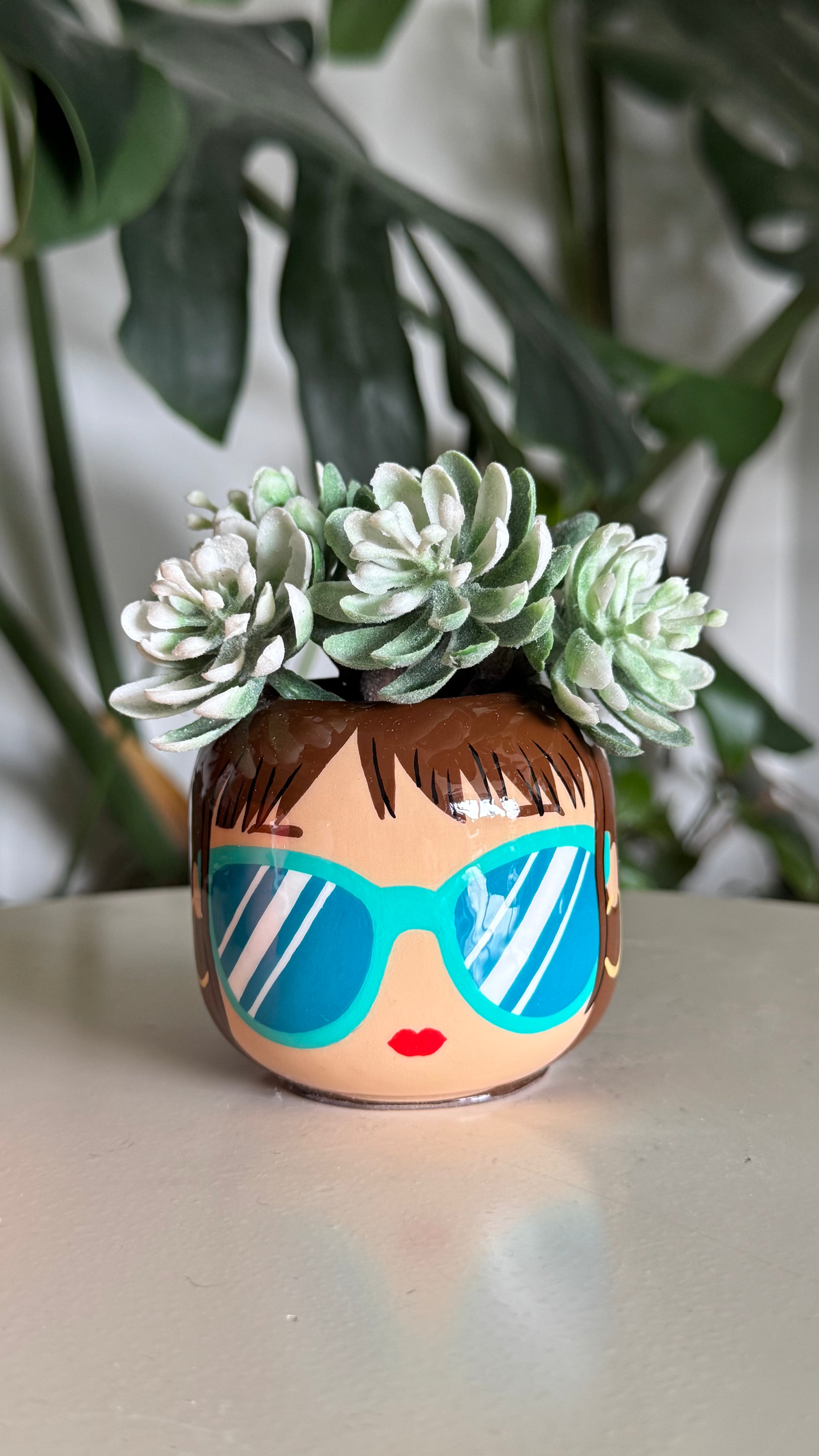 Macarena Mini